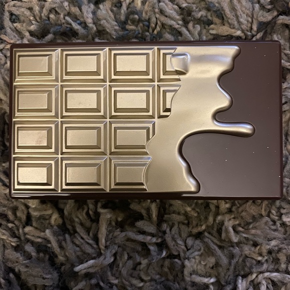 Makeup Revolution Other - I Heart Revolution bronze and glow